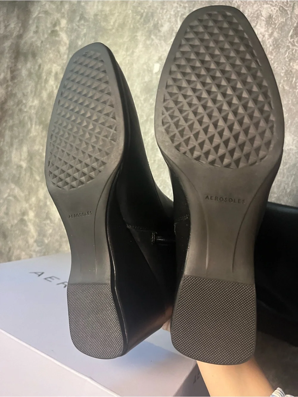 AEROSOLES chic over